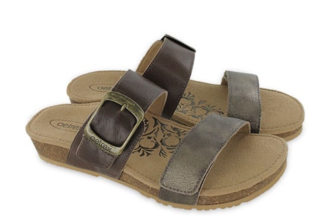 Aetrex Daisy SC542 Brown Slide Sandals Pair