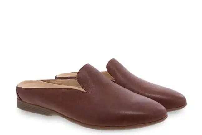 Dansko Lexie 2038-330600 Mid-Brown / Chestnut Shoes Pair