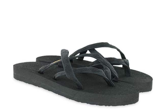 Teva Olowahu 6840-MBOB Black Sandals Pair