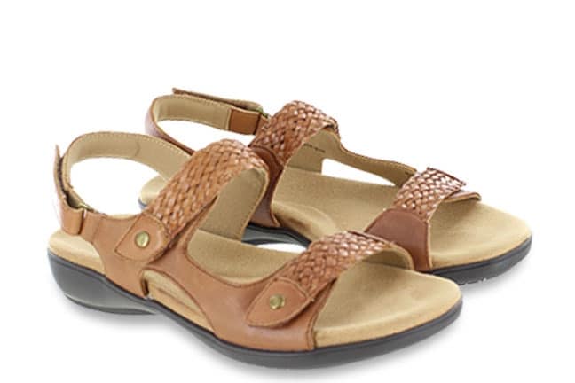 Trotters Romi Woven T2232-215 Tan Sandals Pair