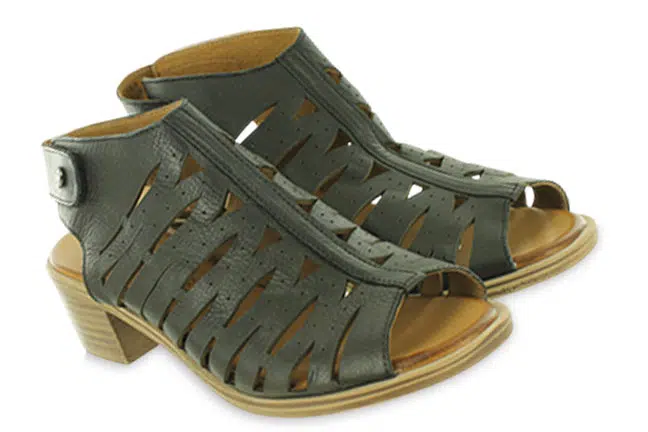 Biza Flora 5018-001 Black Sandals Pair