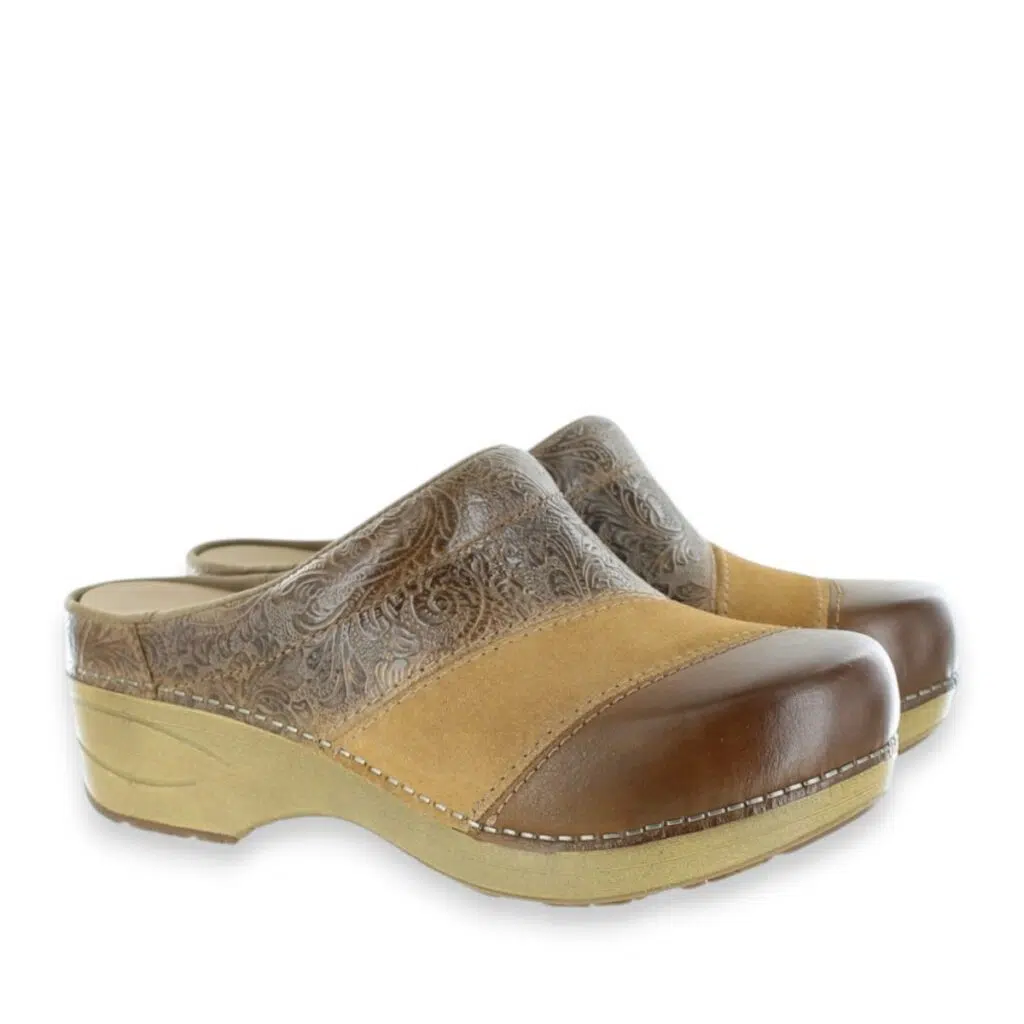 Dansko Zinnia 3996-640600 Tan Clogs Pair